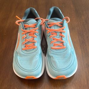 Women’s Altra Paradigm 6 - Sz 8